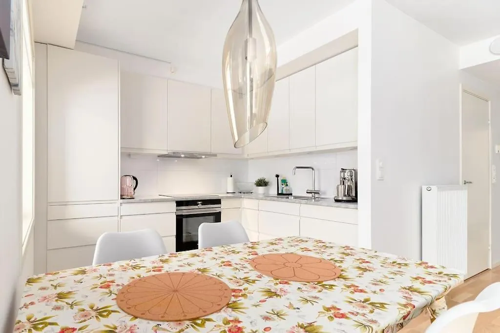 Bergen'S Finest: Sleek Oasis With Two Bedroom Apartment