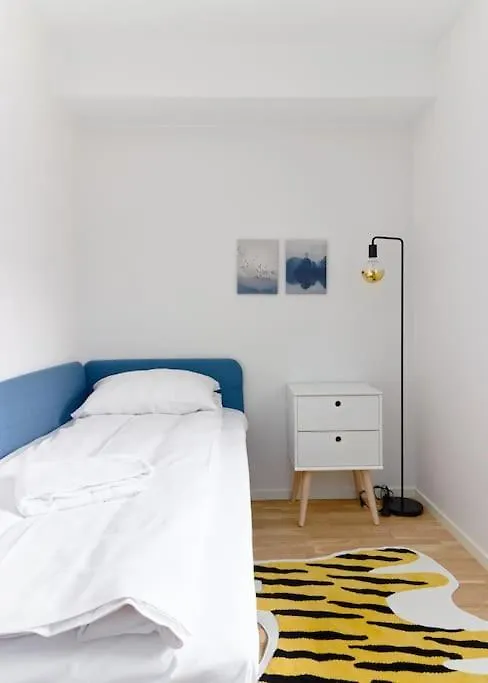 Bergen'S Finest: Sleek Oasis With Two Bedroom Apartment Bergen