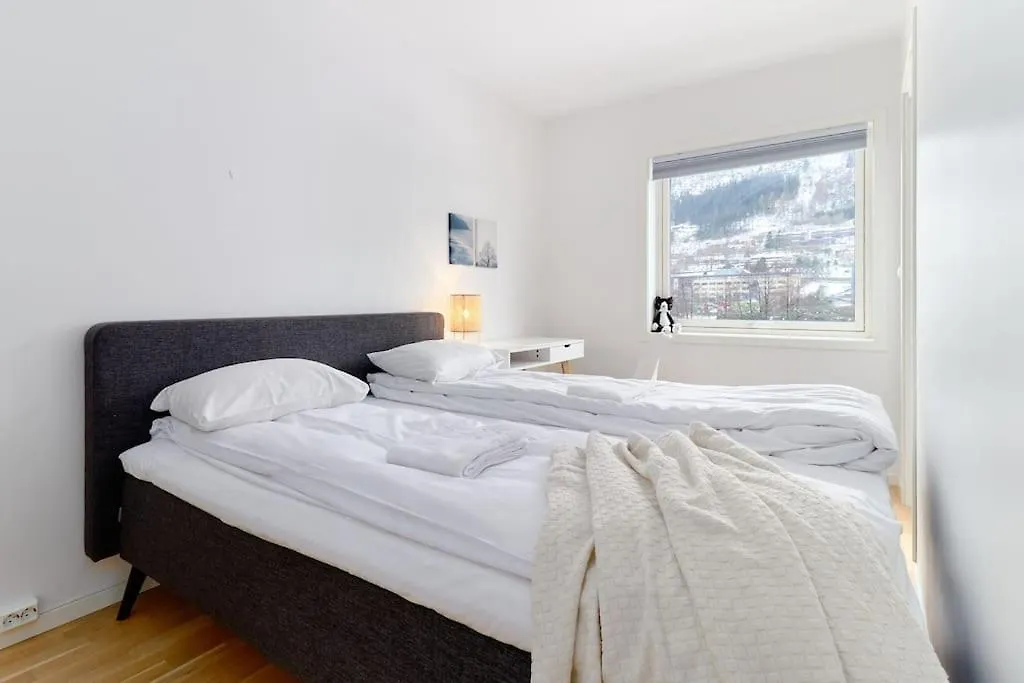 Bergen'S Finest: Sleek Oasis With Two Bedroom 0*, Bergen