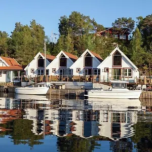 Lodge Aasheim Rorbuer, Bomlo
